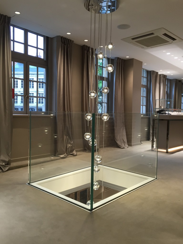 Garde corps en verre pou réa bijouterie Lepage à Lille